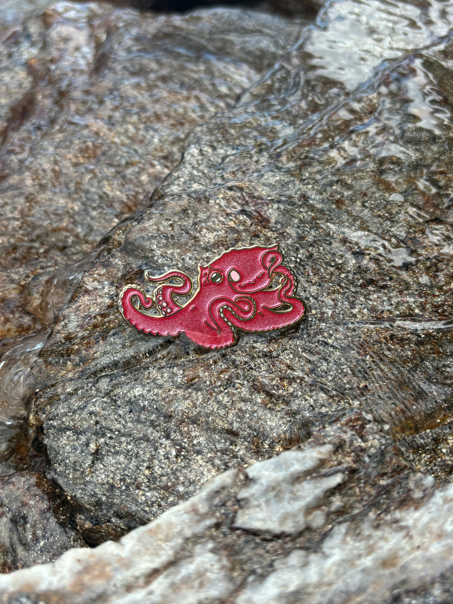 Giant Pacific Octopus enamel pin