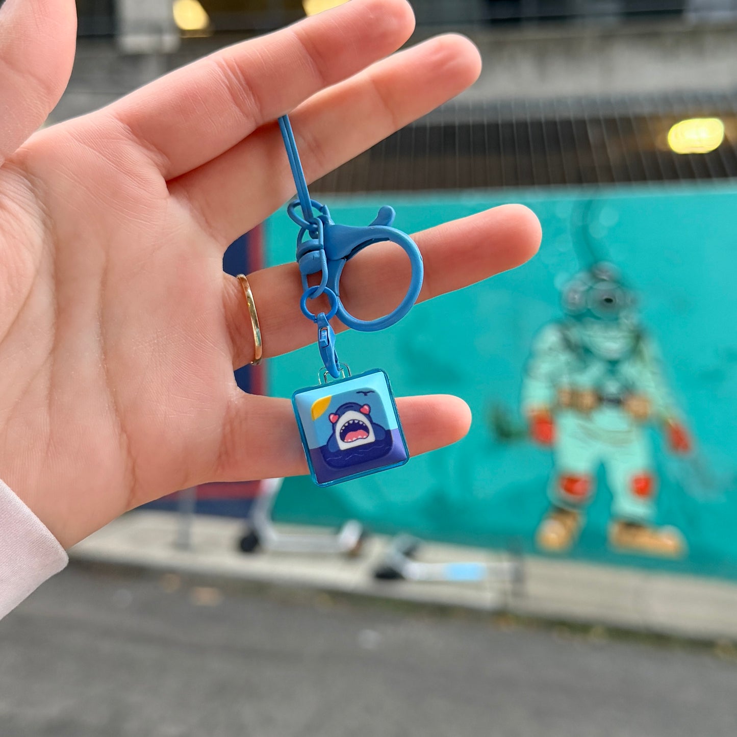 Keycap clicker! Jawsome shark fidget toy