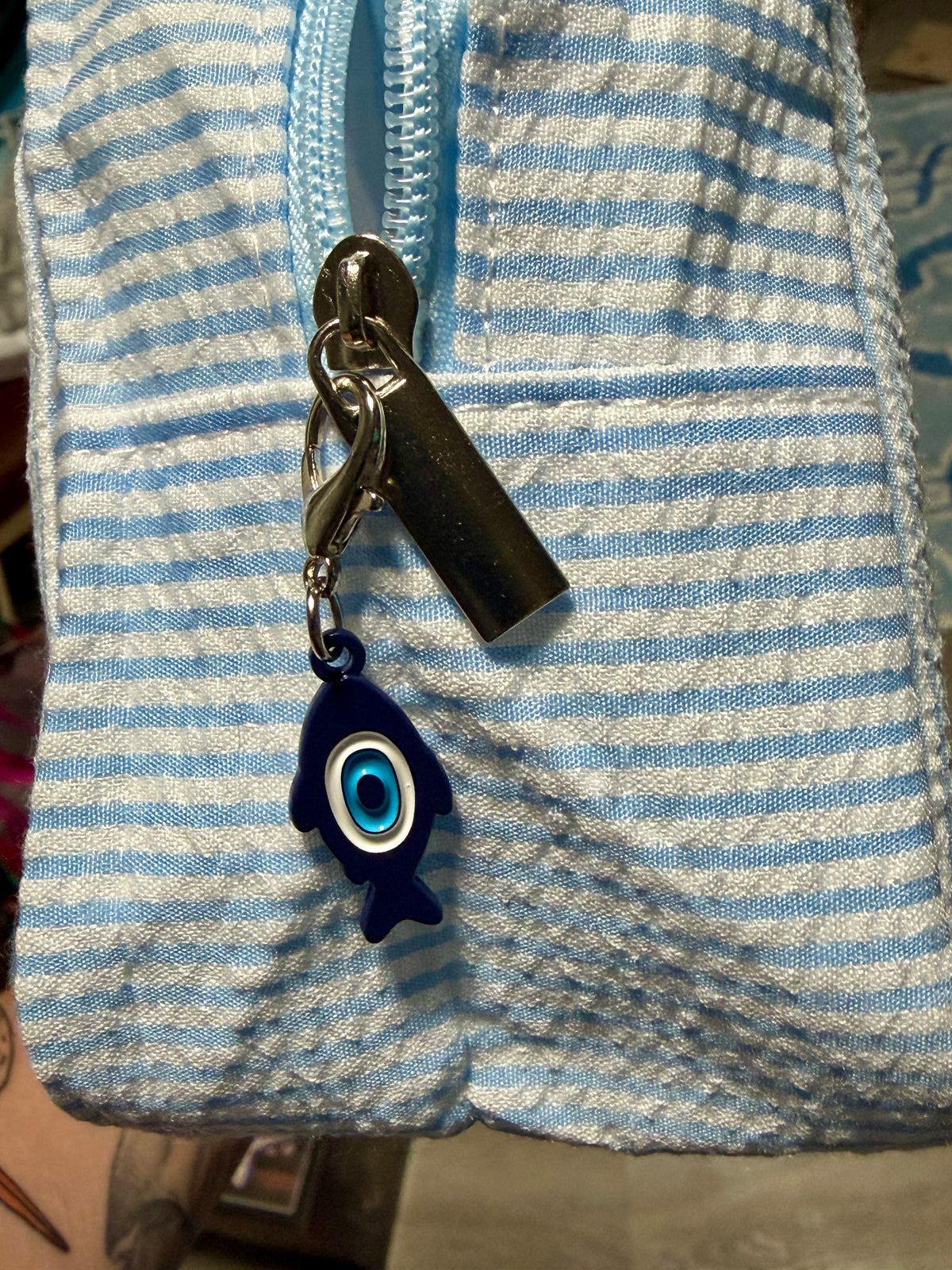 Lucky eye fish zipper pull