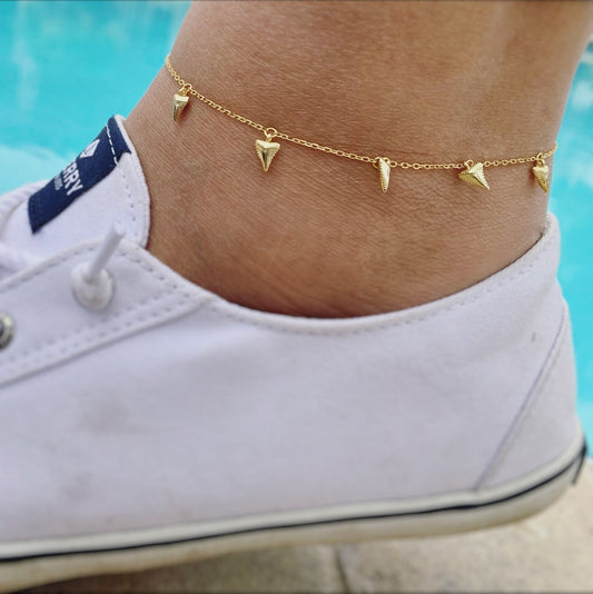 shark tooth anklet • 18k gold