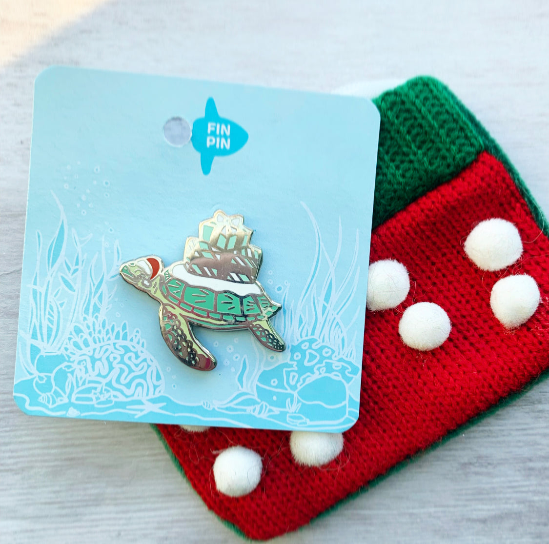 holiday sea turtle enamel pin